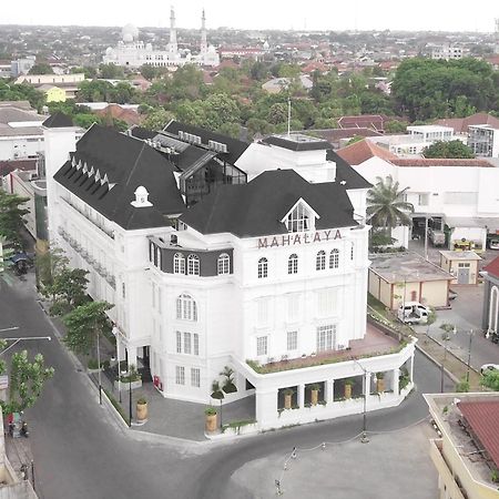 Mahalaya The Legacy Hotel Surakarta  Exterior photo