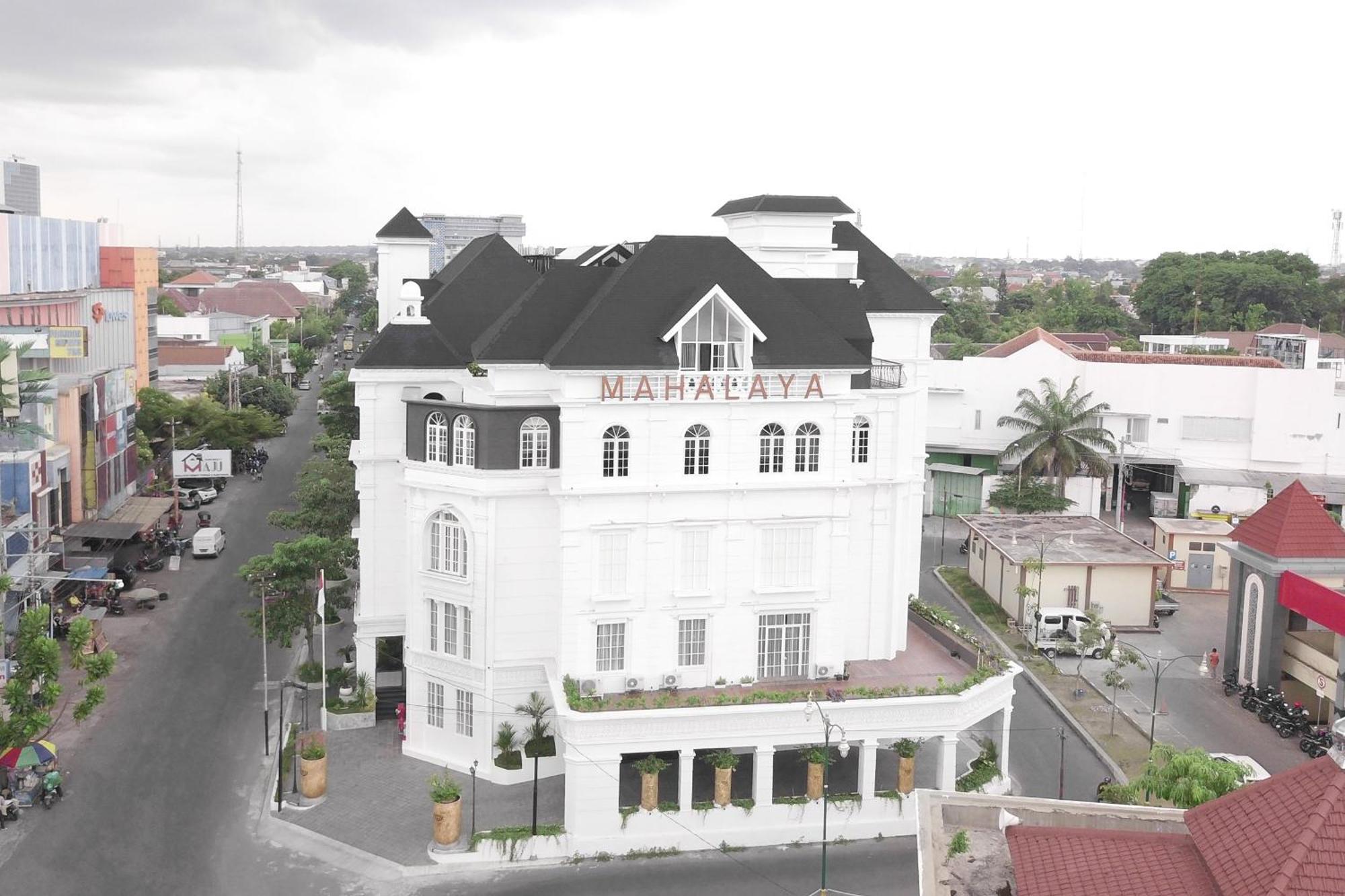 Mahalaya The Legacy Hotel Surakarta  Exterior photo