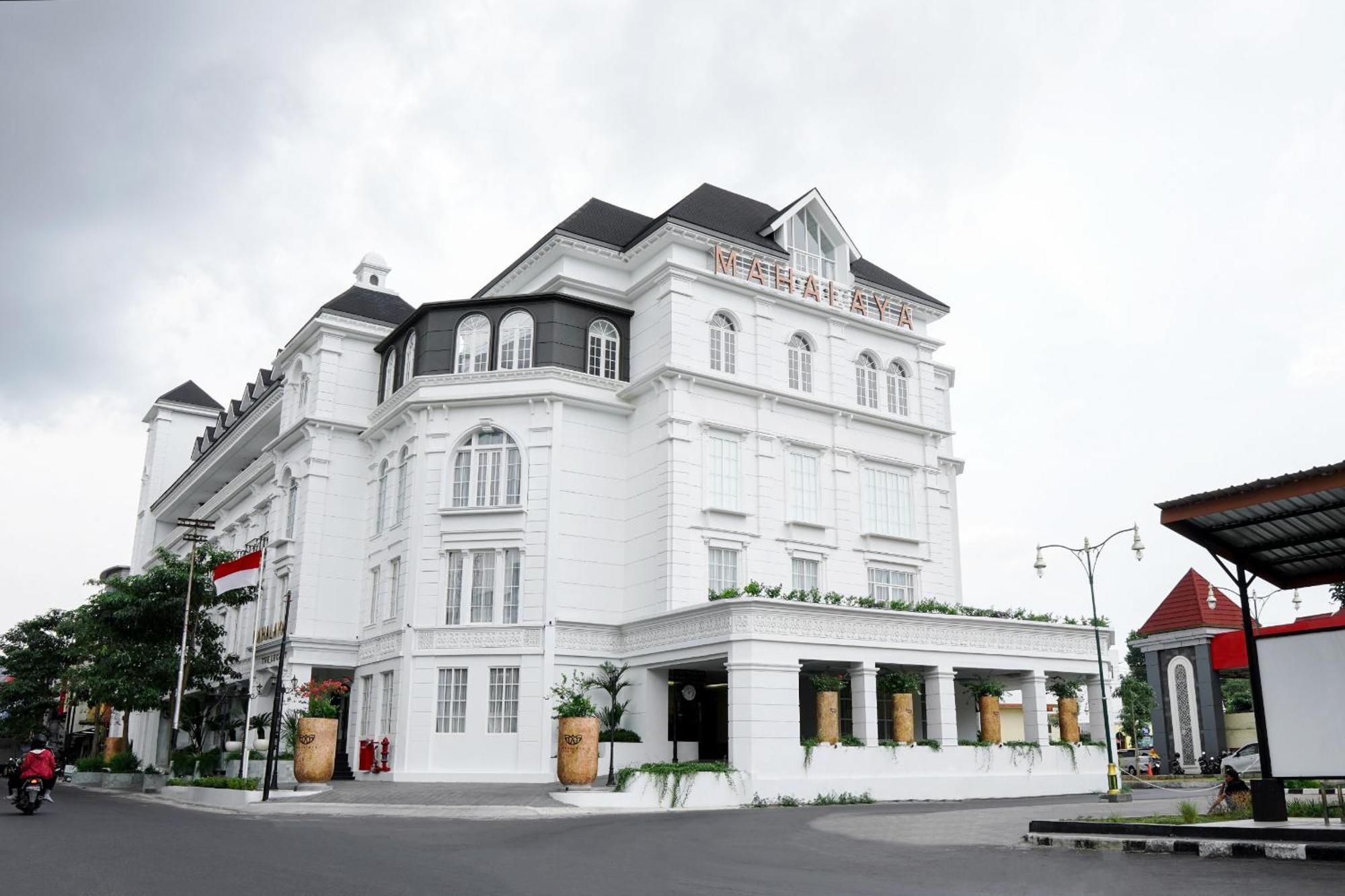 Mahalaya The Legacy Hotel Surakarta  Exterior photo